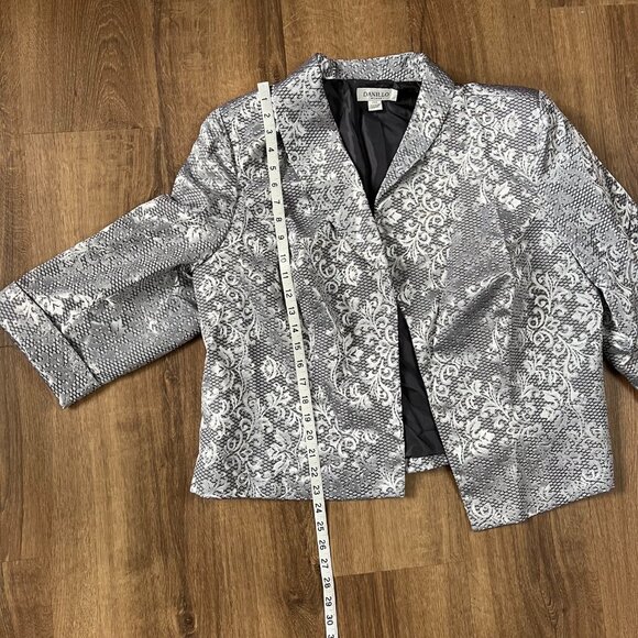 NEW Danillo 2-Piece Dress Suit Jacket Silver Brocade Size 20W - Picture 6 of 16